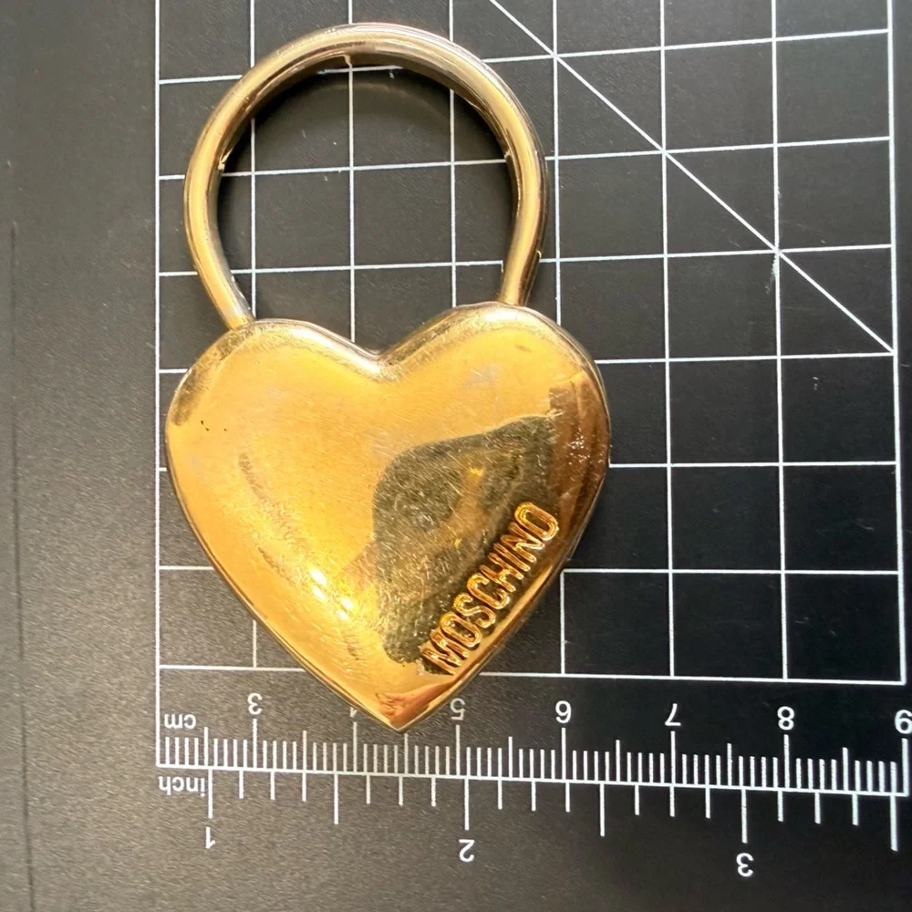 MOSCHINO BY REDWALL GOLD TONED HEART LOCK BAG CHARM 1980s Vintage Key